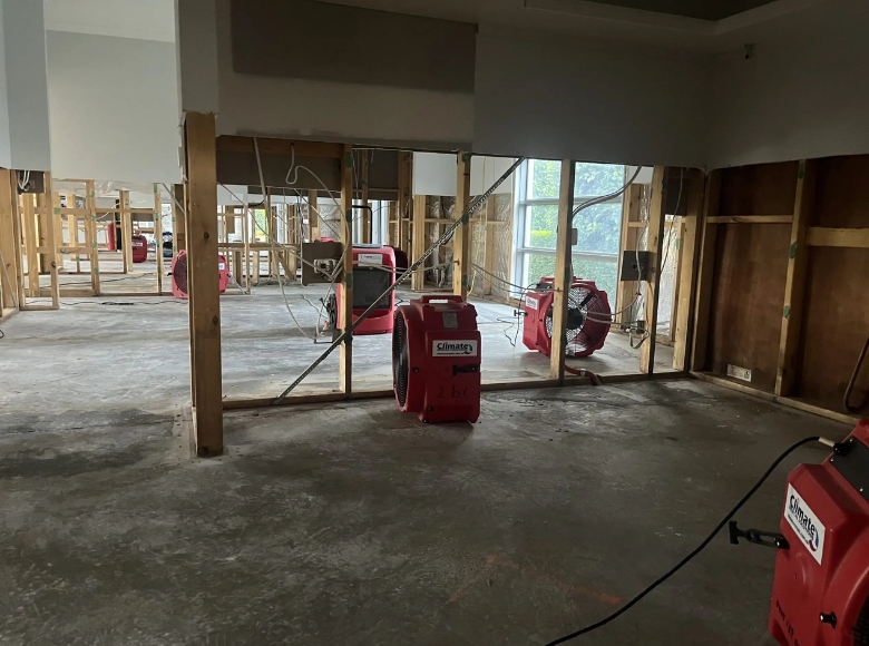 Perth South structural drying expert restoring water damaged indoor areas