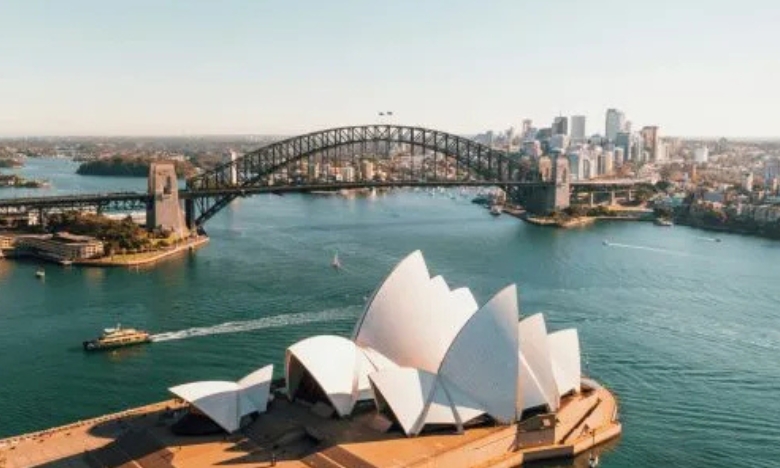 Professional mould removal company in Sydney North Northern Beaches for damp residential properties